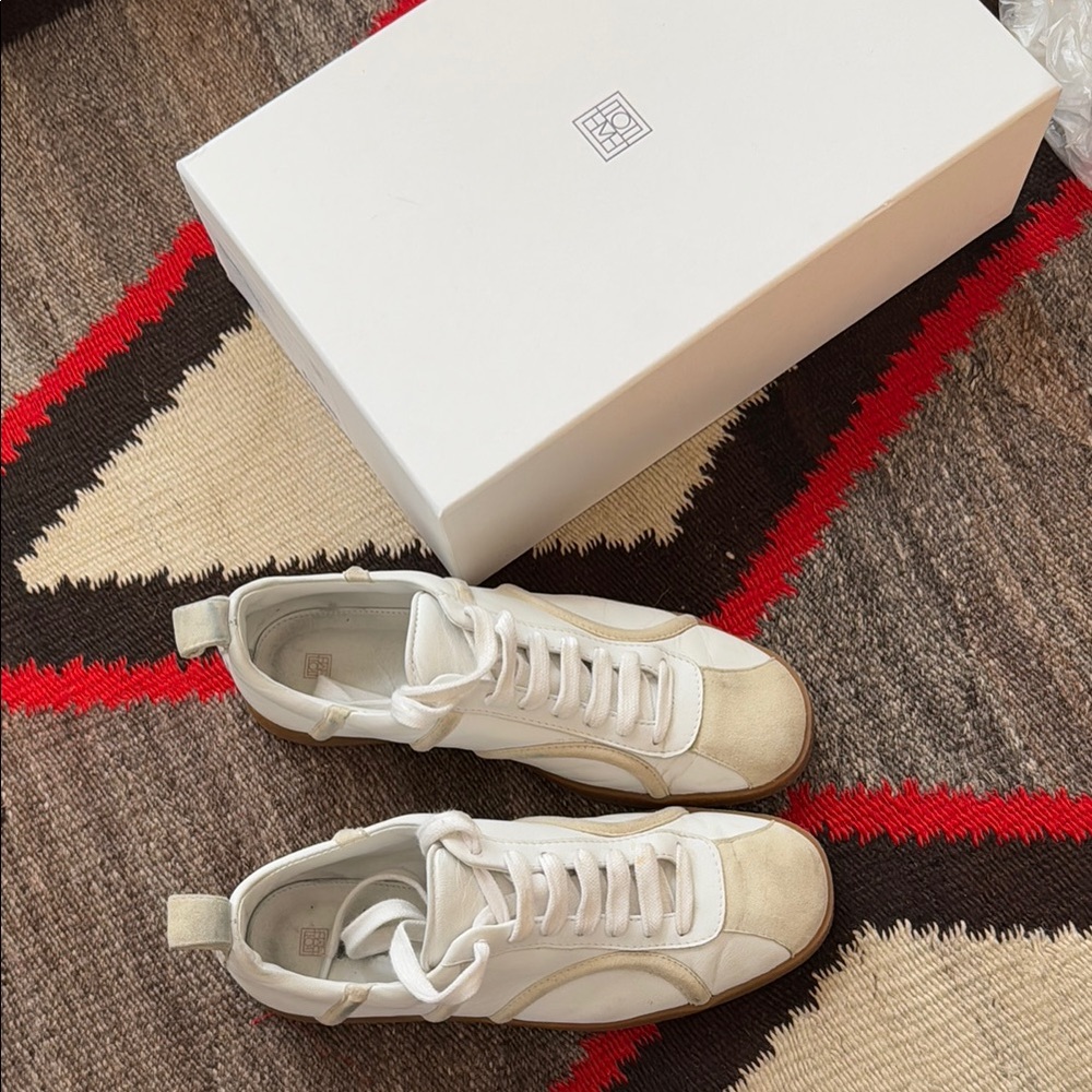 TOTEME OFF WHITE LEATHER SNEAKERS